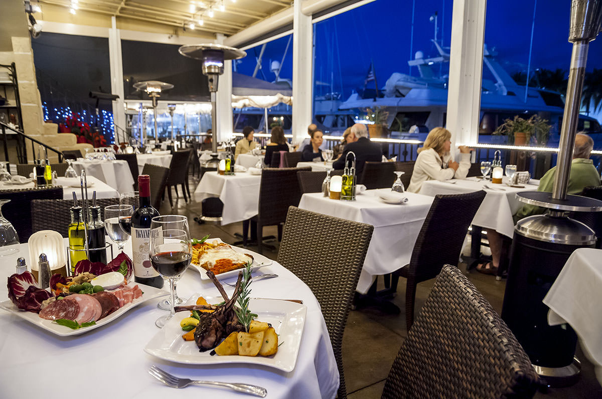 serafinaitalianrestaurauntfortlauderdalewaterfrontpatiopeople